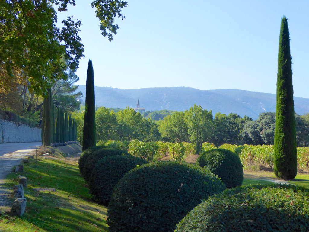 Plan a stay in Lourmarin visit Chateau Canorgue