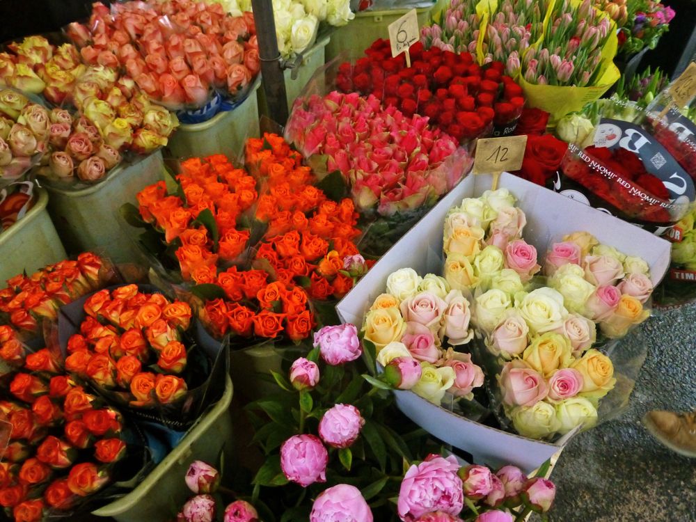 Flowers at Lourmarin's market Luberon, Provence, France