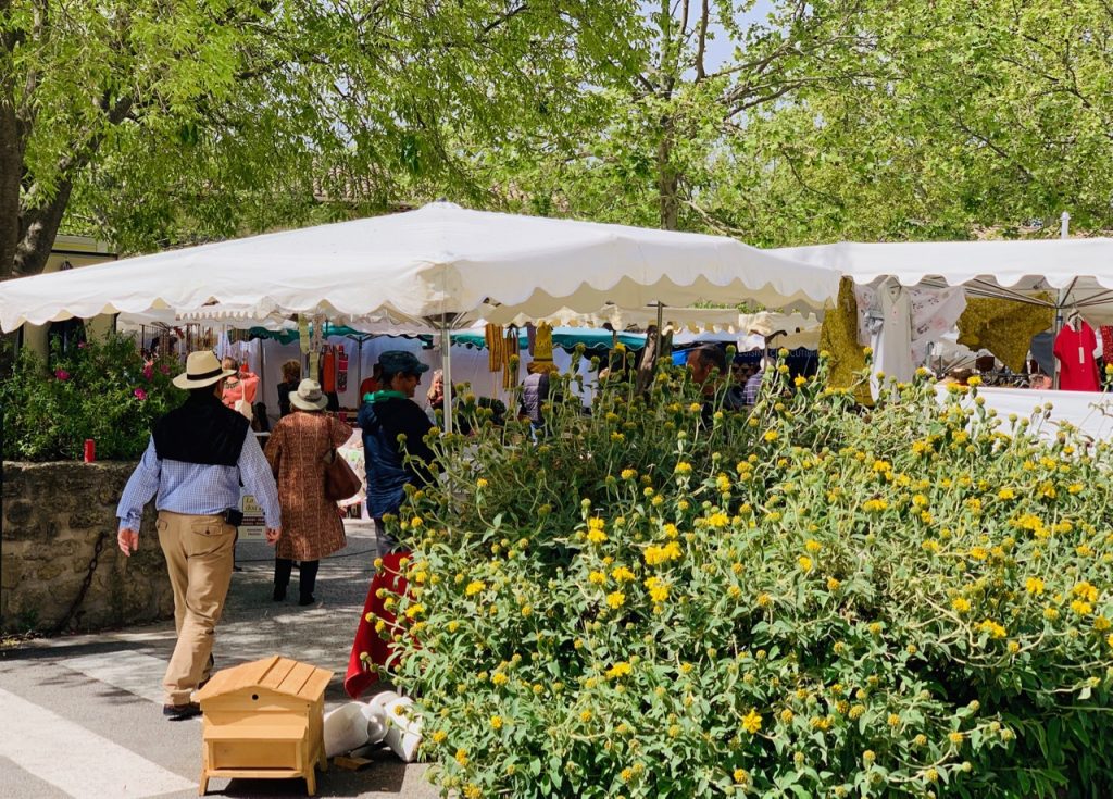 Visiting the Lourmarin market