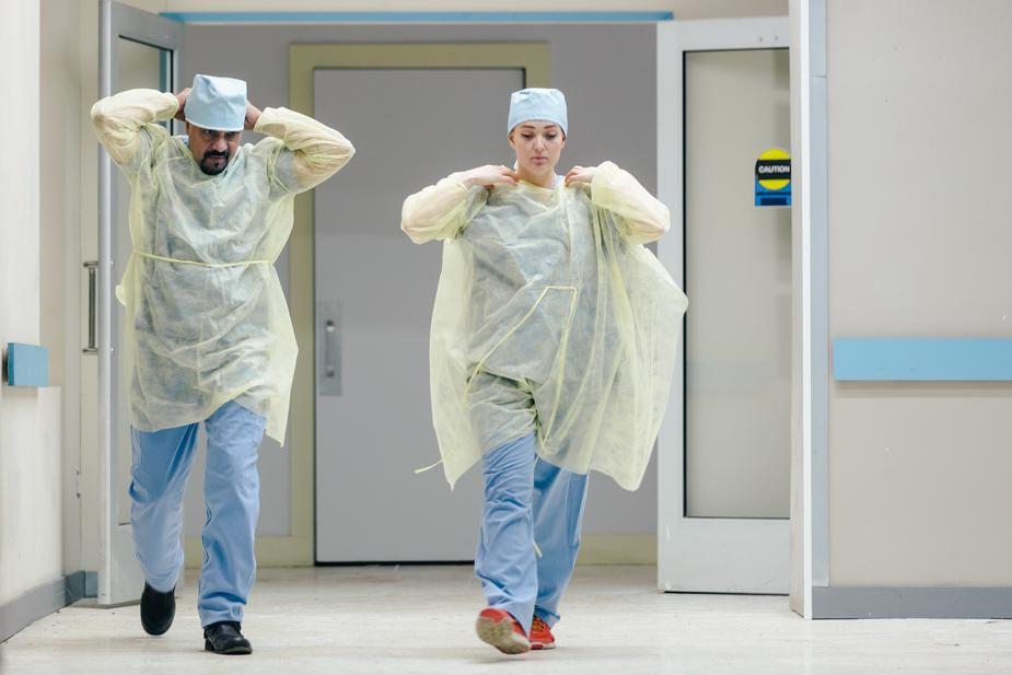 health careworkers fighting corona virus