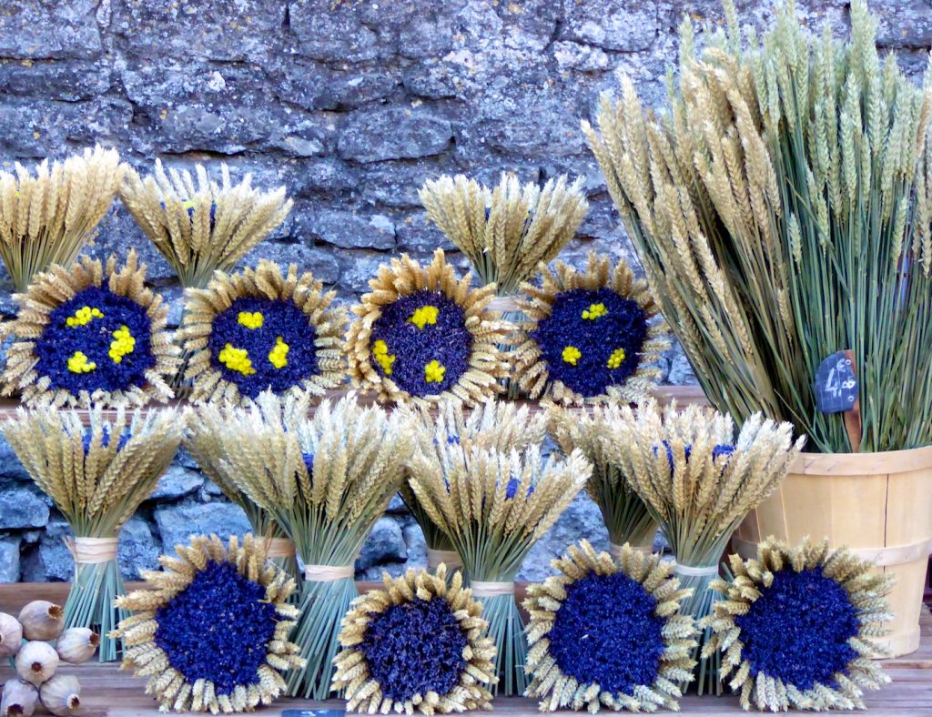 Lavender and wheat at Gordes Market, Luberon, Provence, France