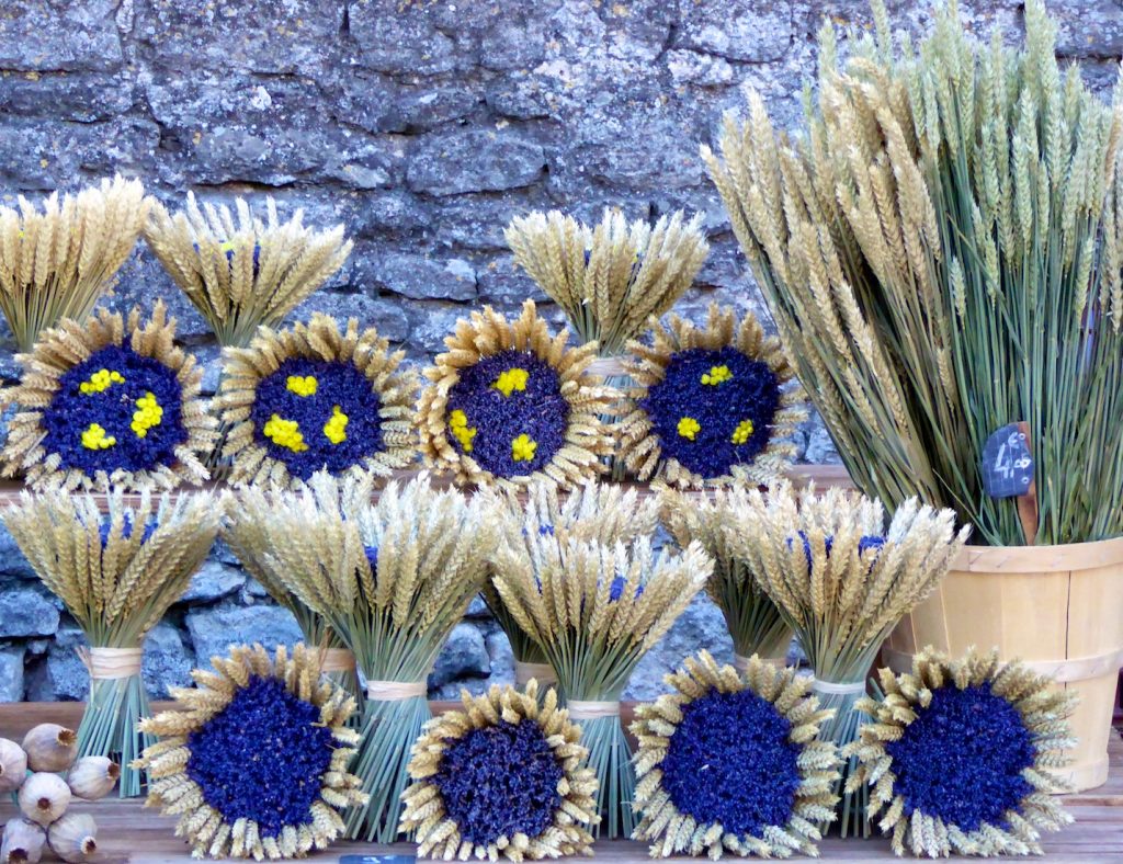 Lavender and wheat at Gordes Market, The Luberon, Provence, France