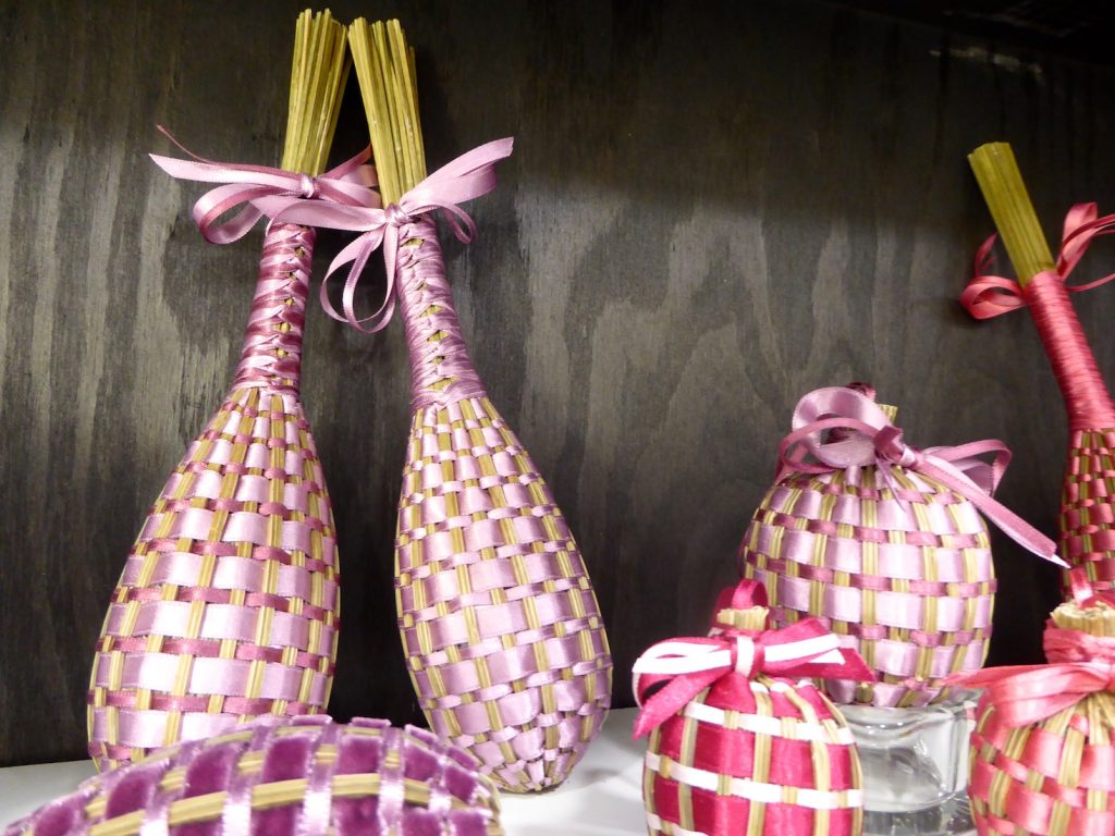 Lavender wand and boules from Maison Franc, Loumrarin