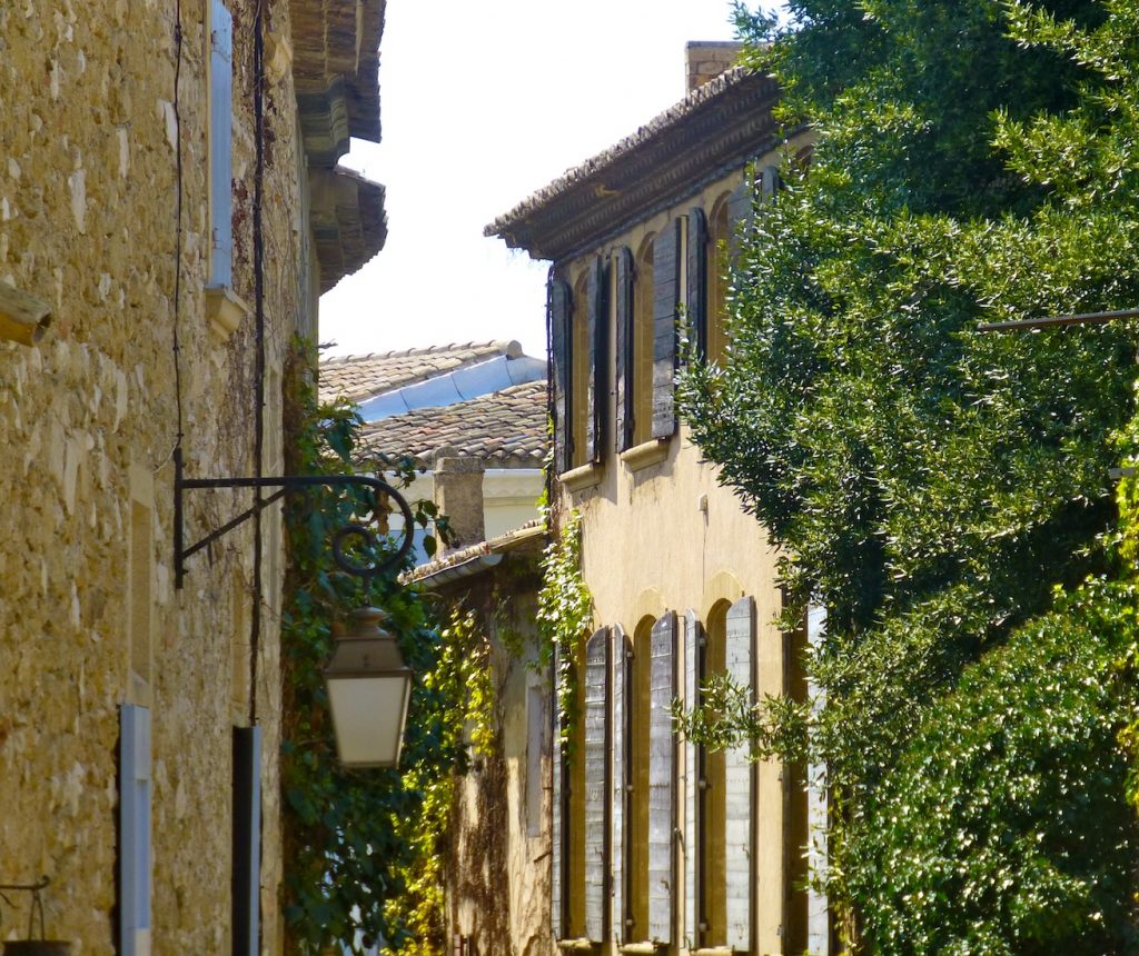 Things I love about Provence, its shutters