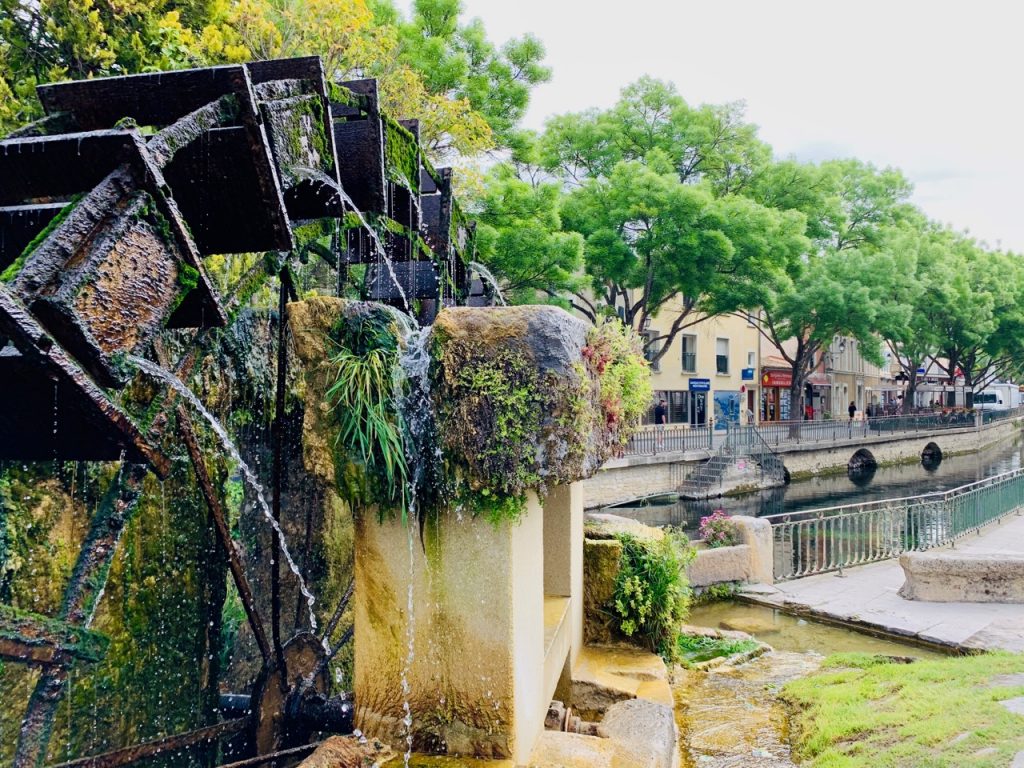 Water wheel in L'Isle-sur-la-Sorgue, Luberon, Vaucluse, Provence, France